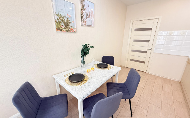 Квартира на 18 этаже (5 минут до центра)