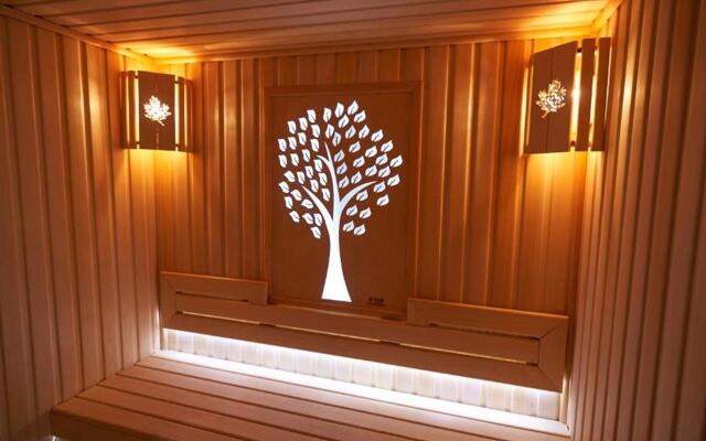 Garnet Mir Hotel