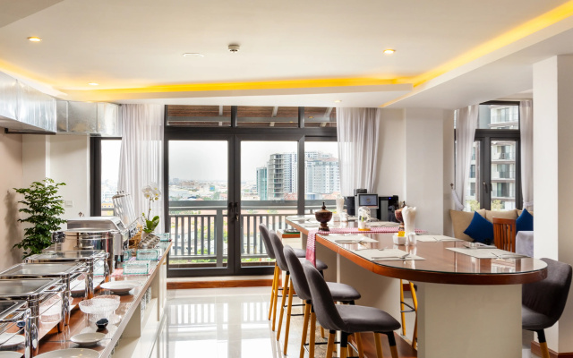 Отель Jaya Suites Hotel