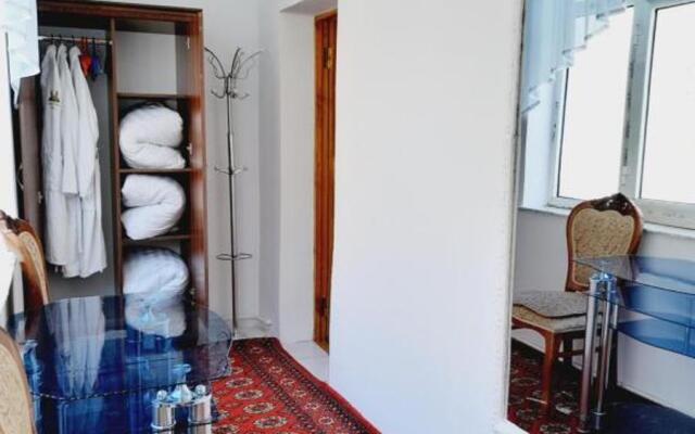 Parvina Hotel