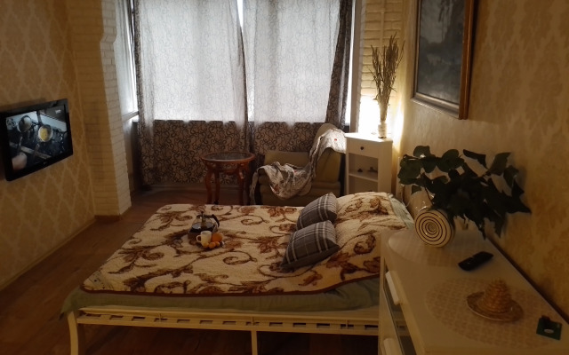 Na Naberezhnoy V Istoricheskom Tsentre Flat