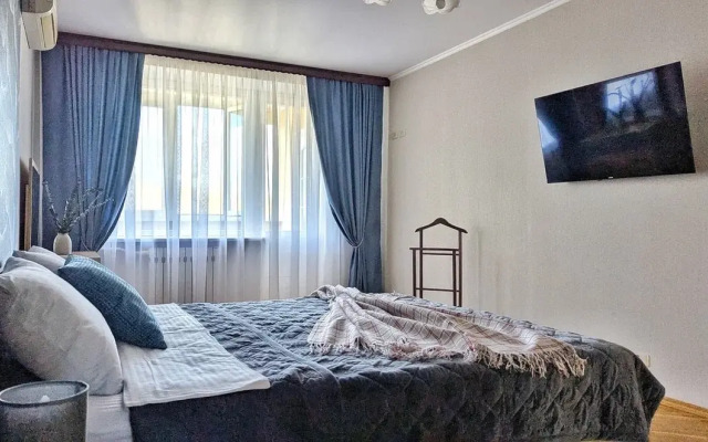 Bolshaya uyutnaya vozle parka flat