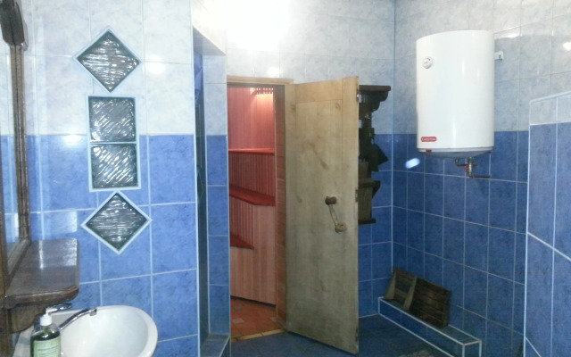 Na Ulitse Tatʹyaninskaya 10 Guest House