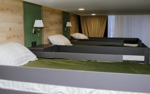 Bed & Pillow Hostel