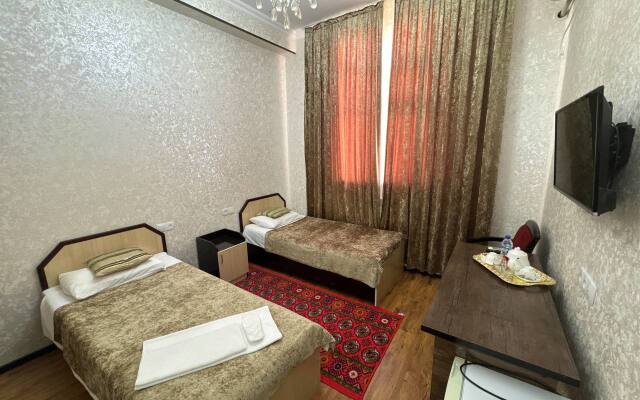 RATMINA Hotel