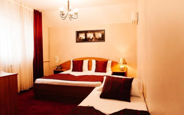 Отель ROMANOVPALM Hotel