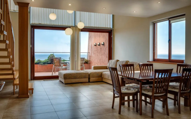 Surname Deluxe Apartments 12