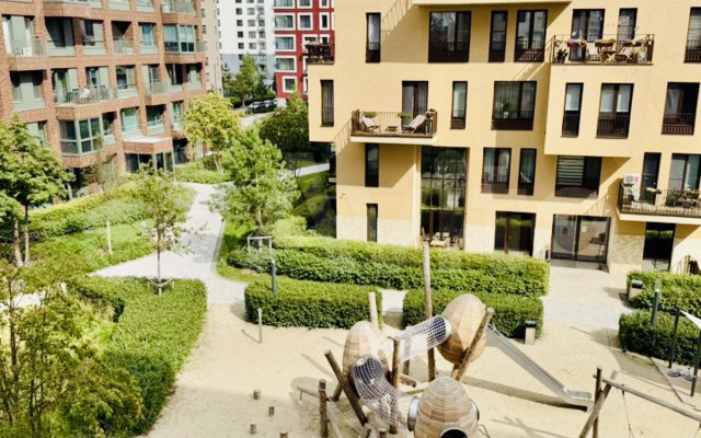 Квартира Шикарная Студия с Французским Балконом в Сердце Европейского