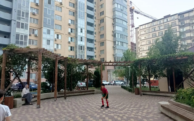 Molodyozhnaya 4A Flat
