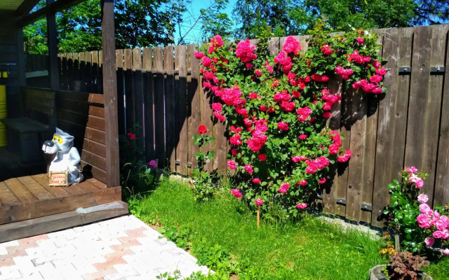 Частный дом Дом с беседкой