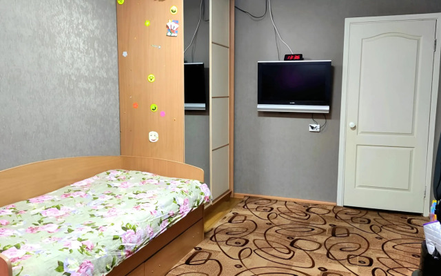 Квартира Трехкомнатная в Центре Города Набережные Челны