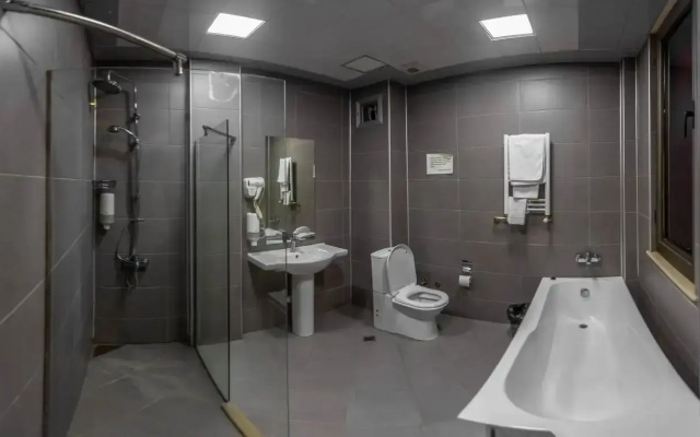 Diplomat Suites