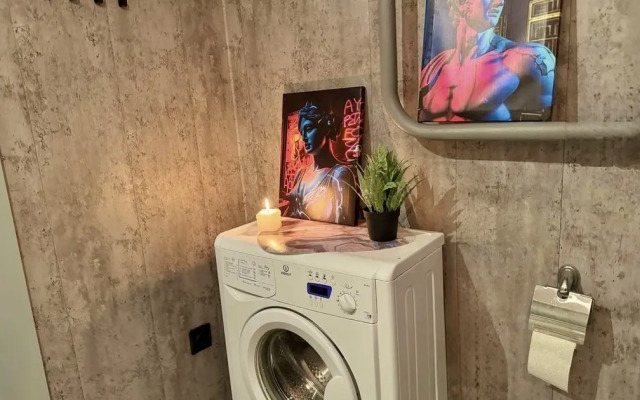 AppartDeLuxe na Ulitse 78-y Dobrovolcheskoy Brigady 34 Flat