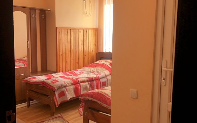 Vazi Guest House