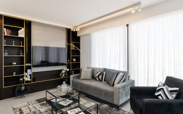 High End & City View by FeelHome