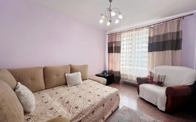 Po Ulitse Yamskaya Flat