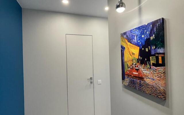 2-room with a balcony overlooking the Opera House flat