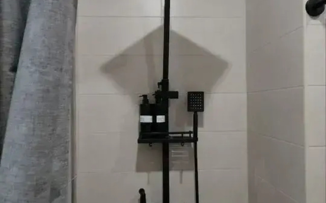 So Vsemi Udobstvami, V Dome S Basseynom Flat