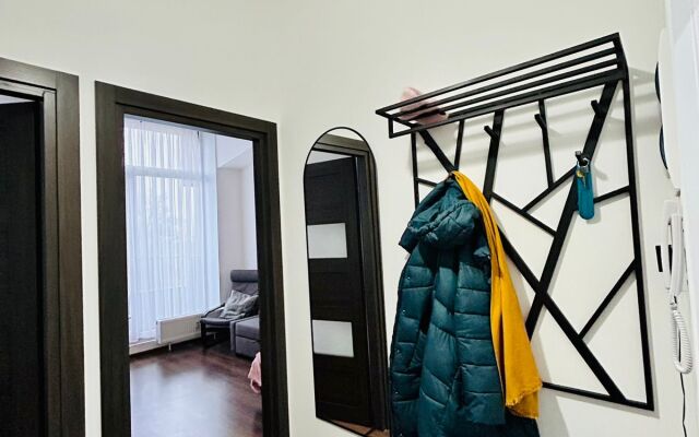 Briz na Tulonskoy allee Flat