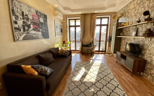 Видовая Двухкомнатная Элитная Квартира на Чёрном Озере