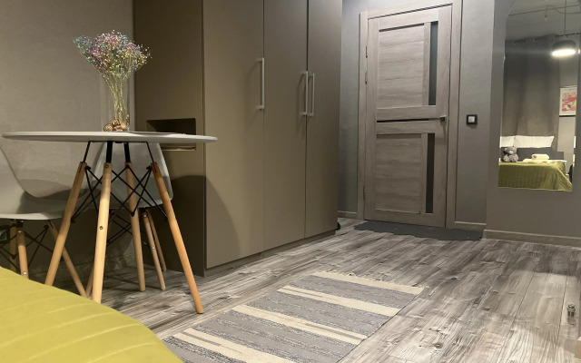 Na Yekaterininskoy Ulitse 122 Flat