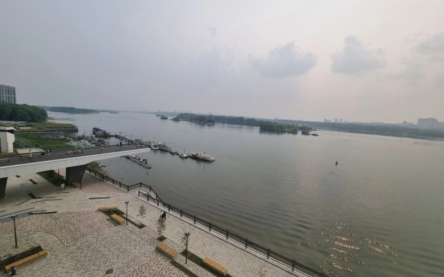 Апартаменты Современная Студия с видом на реку на Михайловской набережной