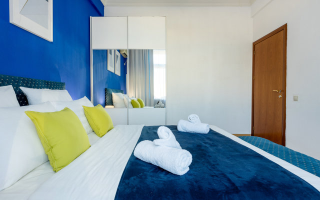 Апартаменты БонАпарт 3-х комнатные на Большой Дорогомиловской 9