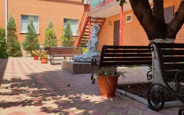 Zolotyie Peski Mini-Hotel