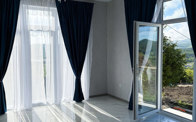 Na Vershine Gory Private House