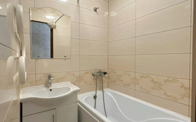 Trekhkomnatnye v Tsentre Kislovodska Apartment