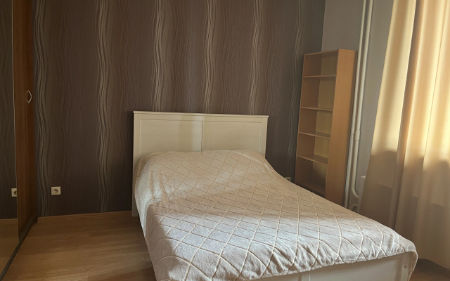 V Oktyabryskom Flat