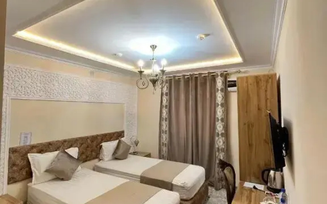 Хостел Khans Palace