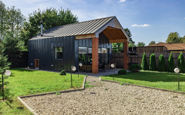 Частный  Дом с баней в поселке бизнес-класса