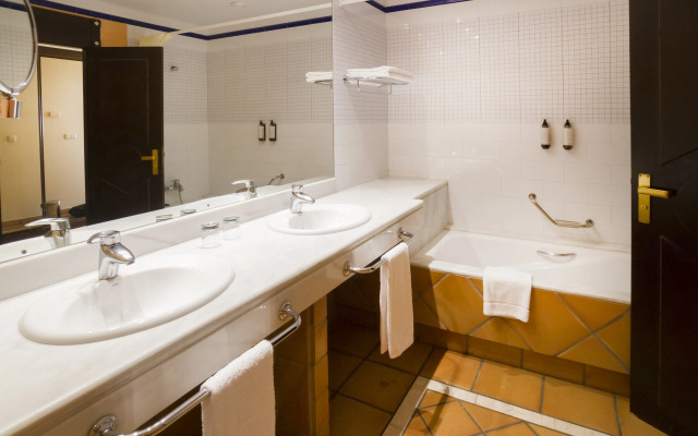 Ibersol Almuñecar Beach & Spa Hotel