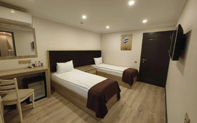 Deluxe City Boutique Hotel