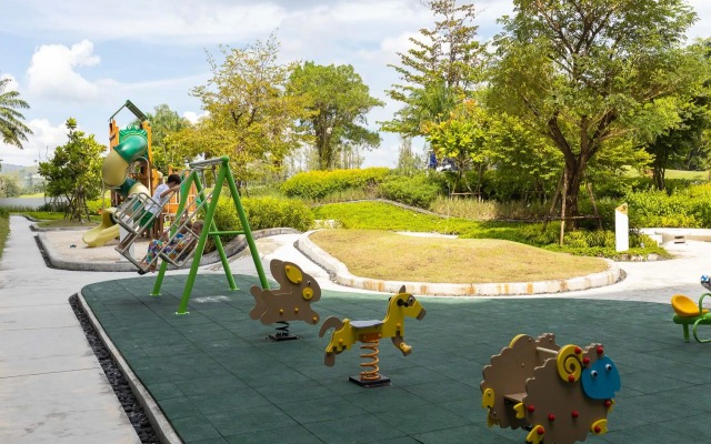 SkyPark 2BR Apt Apartments