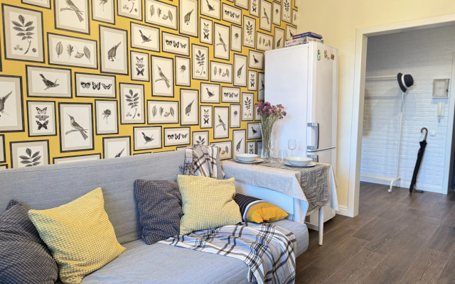 V Tsentre Lazurnaya Ptichka Flat