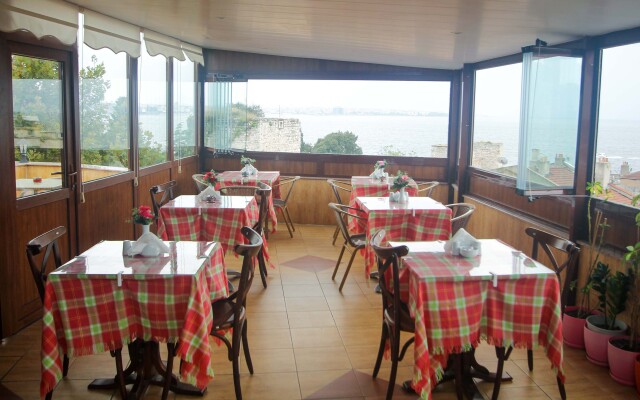 Esans Hotel