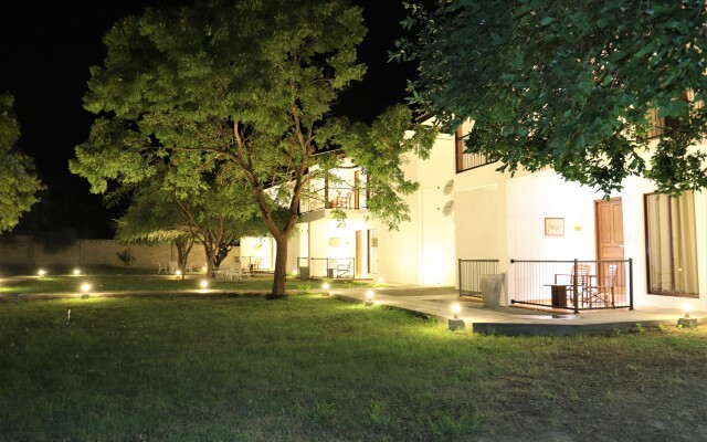 Arana Yala Hotel