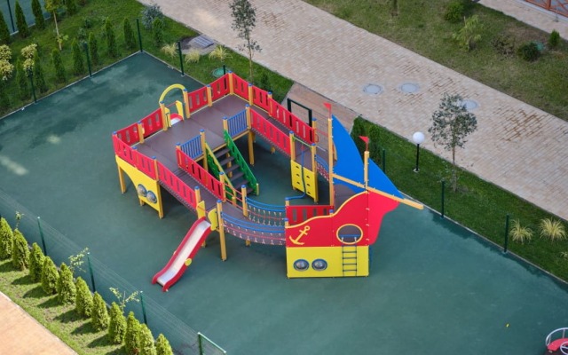 Studiya u morya s bassejnom na territorii. Karavella 112 Apartments