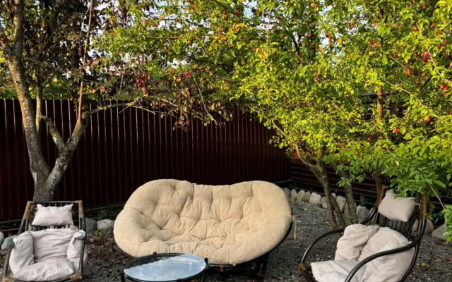 Guest house Mayak Village