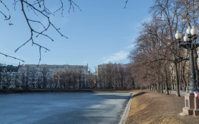 Stilnaya Na Bronnoy U Patriarshikh Prudov Flat