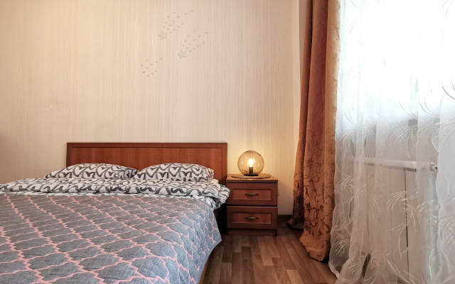 Uyutnye i Prostornye v Sovremennom Raione Apartaments
