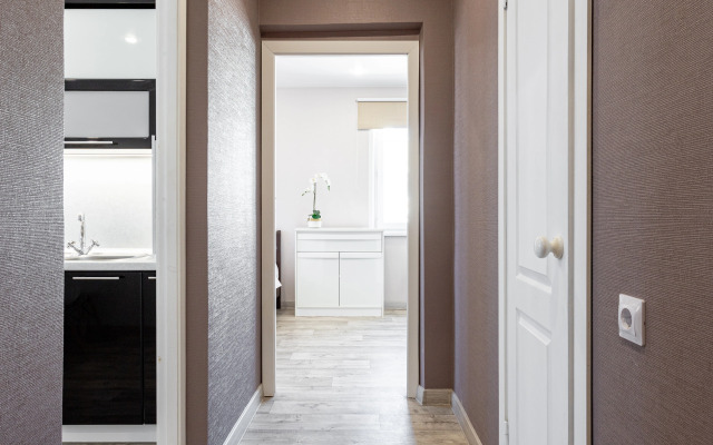 Krasroom vozle TC Planeta Flat