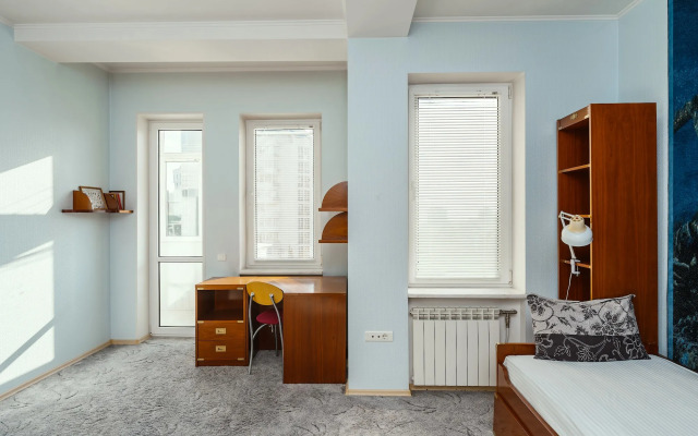 Pyatikomnatnaya V Tsentre Yalty Flat