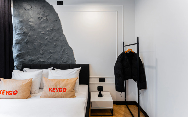 KeyGo #0122, 1 Bedroom, City Center Apartments
