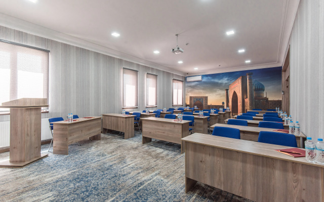 Huayue Mansion Hotel