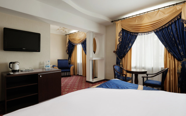 Moscow Holiday Hotel