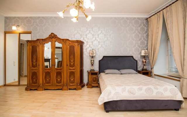 Апартаменты Апарт 24 у Эрмитажа с видом на реку Мойку