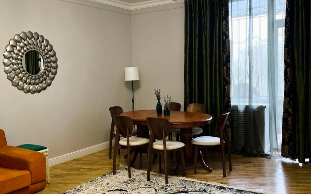 M.o.o.n Apartments Tole Bi Tulebaeva Kv 8 Tsentr Flat